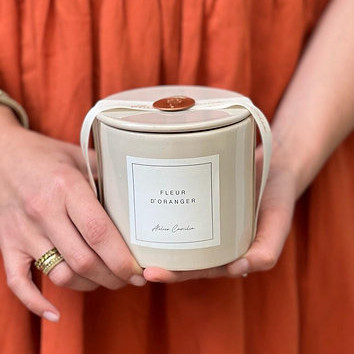 Mona candle Mona candle
