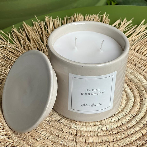 Mona candle