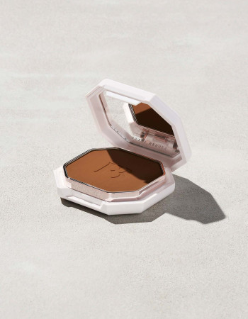 FENTY BEAUTY FOND DE TEINT POUDRE MAT NUMERO 420 FENTY BEAUTY FOND DE TEINT POUDRE MAT NUMERO 420