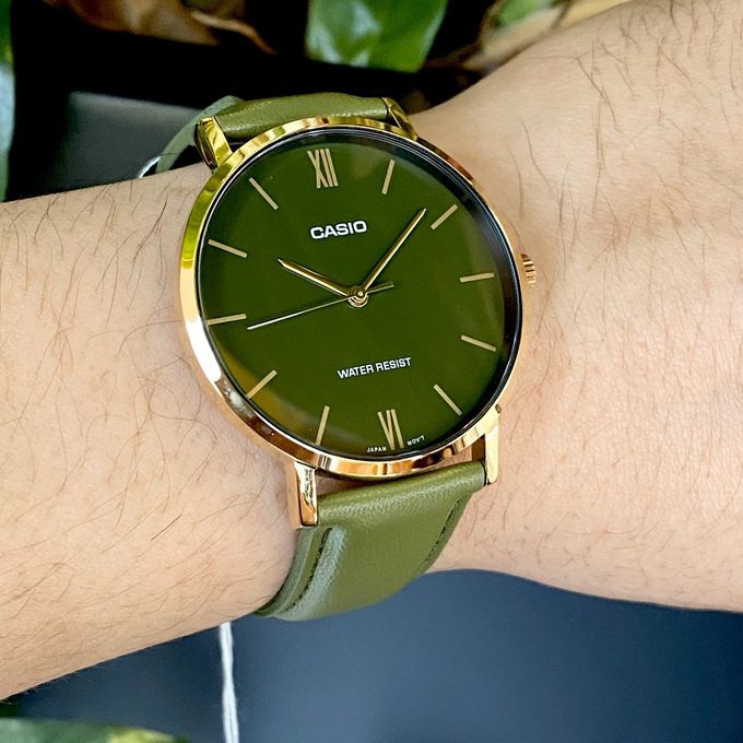 Casio – Verte – Doré cadran vert – Bracelet cuir vert – MTP-VT01GL-3BUDF