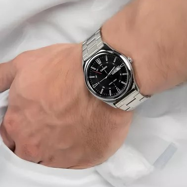 Casio – Argenté cadran noir – Classique pour homme – Avec dateur – Diamètre boîtier : 38mm – MTP-V006D-1C