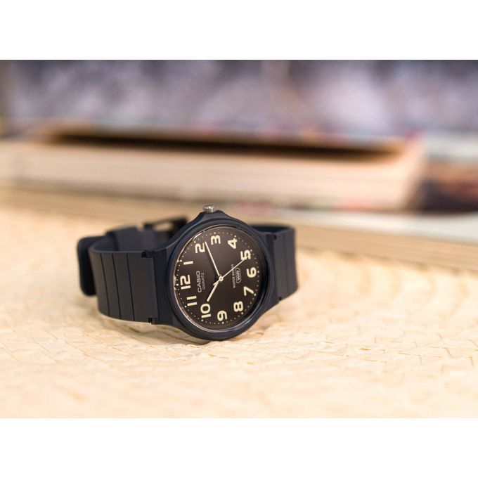 Casio – Bleu – Cadran noir – Classique en silicone – Étanche « Unisexe » – MQ-24UC-2BDF