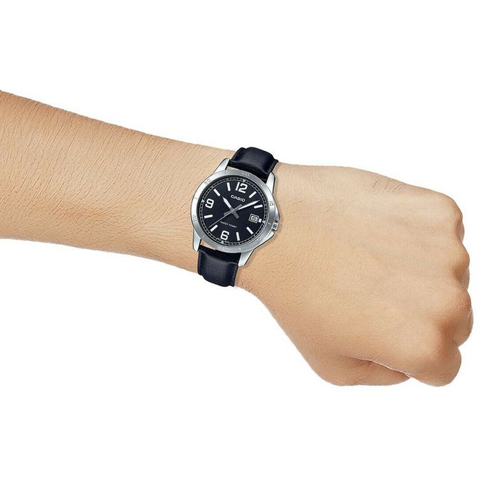 Casio – Noir – Cadran noir avec dateur – Bracelet en cuir noir – MTP-V004L-1B