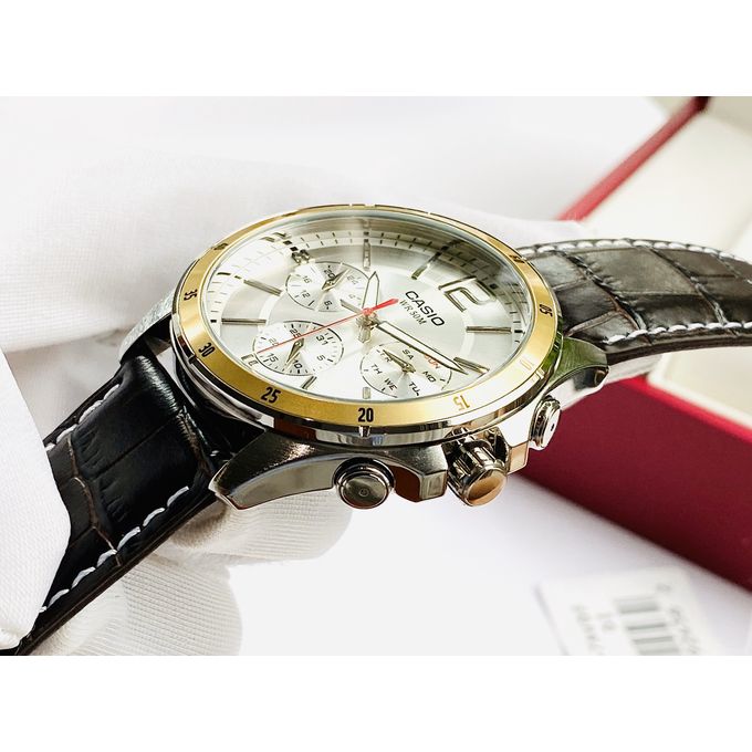 Casio – Montre homme doré argenté – Bracelet en cuir marron – MTP-1374L-7AVDF