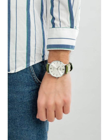 Casio – Bracelet en cuir vert – Cadran argenté – Boîtier extra plat – MTP-VT01L-3B