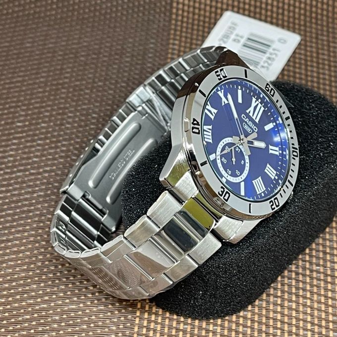 Casio – Avec dateur sous forme de petite seconde – Cadran bleu – Bracelet en acier inoxydable – MTP-VD200D-2B