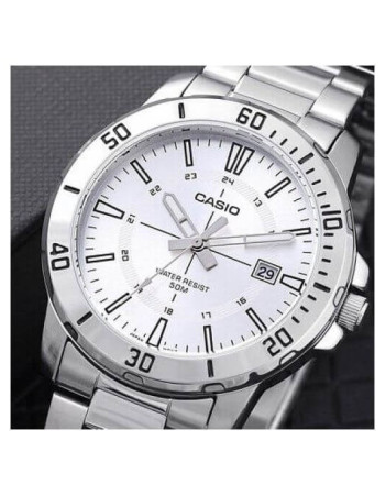 Casio – Tout en acier inoxydable – Diamètre boîtier 45 mm – MTP-VD01D-7CV