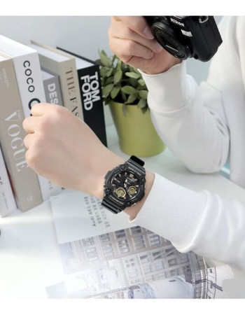 Casio – Dotée d’une grande lunette – Étanche 100 m – 3 alarmes quotidiennes – AEQ-120W-9AV