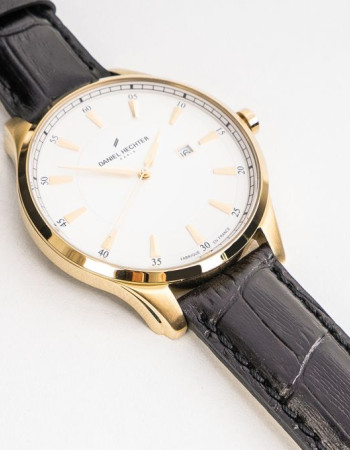 Daniel Hechter – Montre – Fabriquée en France – Doré cadran blanc – Bracelet cuir noir – DHHO19/1BA