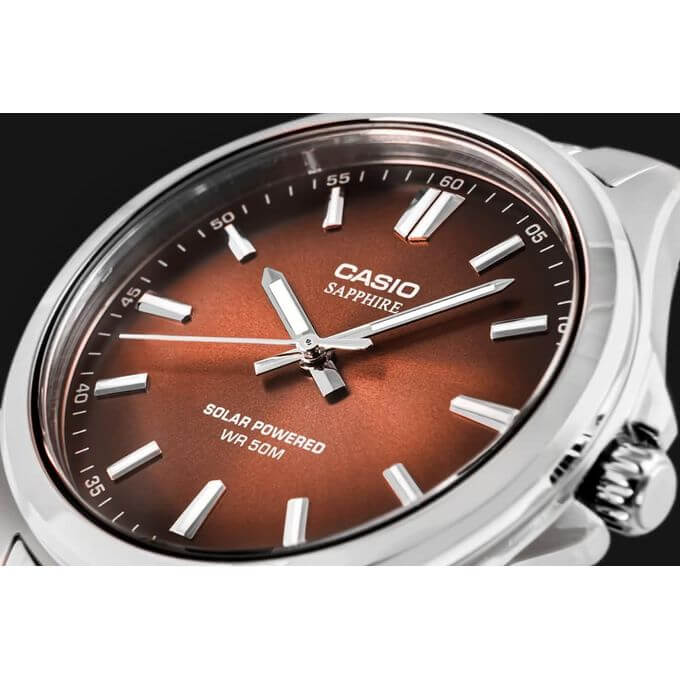 Casio – Montre pour hommes – Solaire & verre saphir inrayable – Fond marron – Tout en acier inoxydable – MTS-RS100D-5ADF