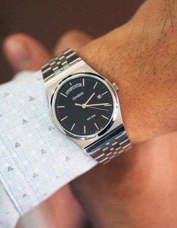 Casio – Montre classique pour hommes en acier inoxydable et avec dateur jours/mois – Étanche 50 m – MTP-B146D-1AV Casio – Montre classique pour hommes en acier inoxydable et avec dateur jours/mois – Étanche 50 m – MTP-B146D-1AV