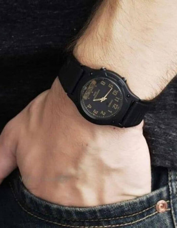 Casio – Double montres numérique/analogique – Étanche jusqu’à 50 m – Bracelet en résine – AW-49H-1BV