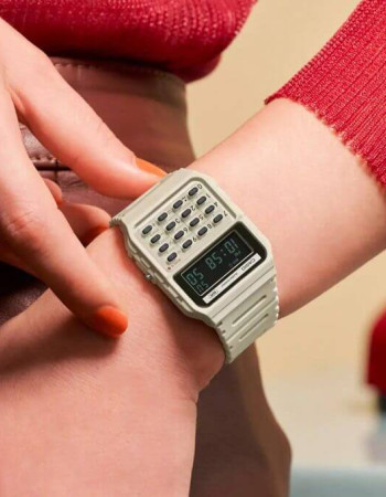 Casio – En blanc et style rétro Vintage avec mini-calculatrice révolutionnaire – Bracelet en résine Bio – CA-53WB-8B