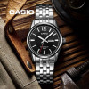 Casio – Montre pour hommes au fond texturé en noir et dateur jours/mois – Étanche 50 m – MTP-1335D-1AVDF