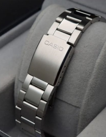 Casio – Montre classique fond doré pour hommes – Tout en acier inoxydable – Avec dateur – MTP-1302DD-9AV Casio – Montre classique fond doré pour hommes – Tout en acier inoxydable – Avec dateur – MTP-1302DD-9AV