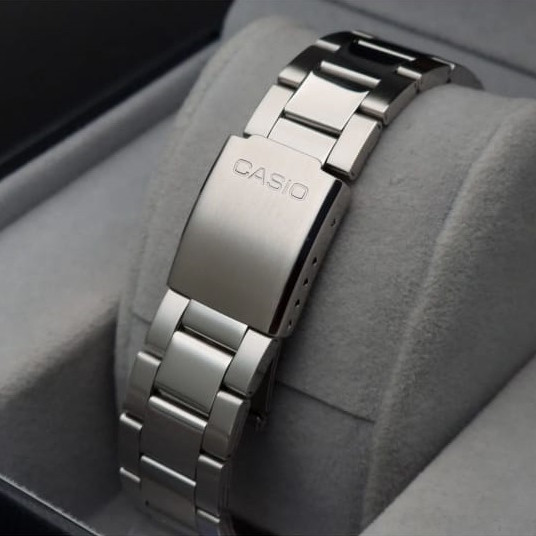 Casio – Montre classique fond doré pour hommes – Tout en acier inoxydable – Avec dateur – MTP-1302DD-9AV