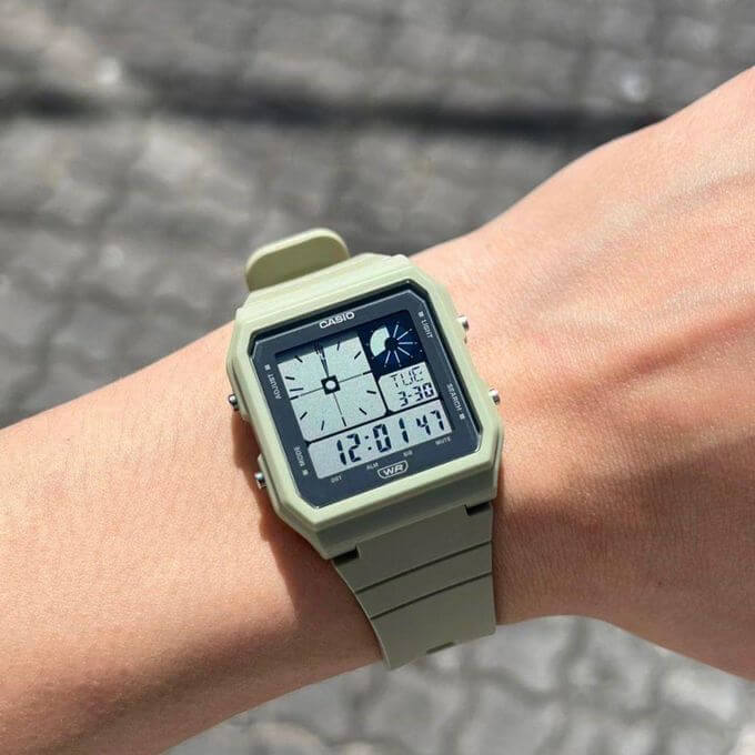 Casio – Montre qui s’adapte à tous les poignets – vert – Étanche – alarme – LF-20W-3ADF