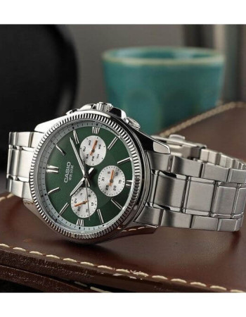 Casio – Fond vert et tout en acier inoxydable – Étanche 50 m – MTP-1375D-3AV