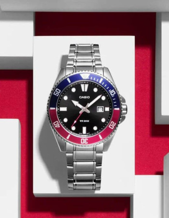 Casio – Étanche 200 m – Sous-marine cadran noir & lunette rotative bleu/grenat – Dateur & tout en acier inoxydable – MDV-107D-1A3V