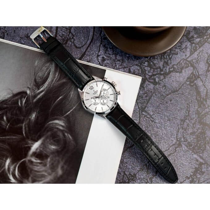 Festina – Chronographe pour hommes en fond blanc et bracelet cuir noir – Étanche 50 m – F20542/1