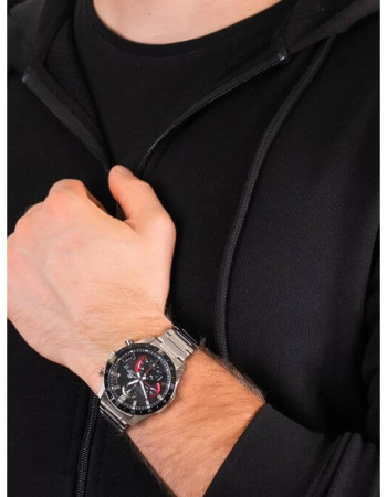 Casio – Conception dynamique et puissante, Chronographe et dateur, Étanche 10 BAR – EFR-544BK-1A9V