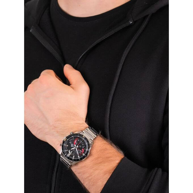 Casio – Conception dynamique et puissante, Chronographe et dateur, Étanche 10 BAR – EFR-544BK-1A9V