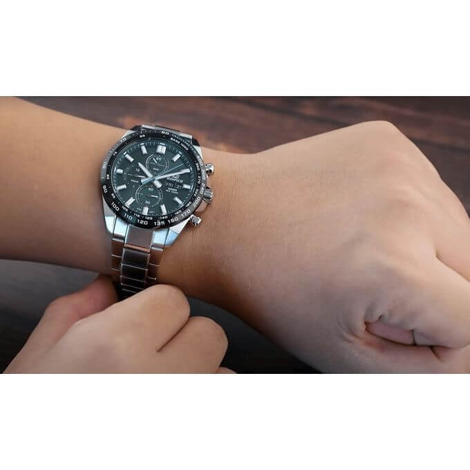 Casio – Montre luxueuse au cadran vert pour hommes – Étanche 10 BAR – Tout en inoxydable – EFR-574DB-3AV