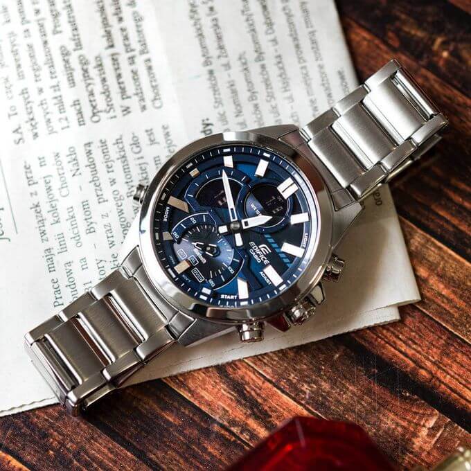 Casio – Cadran bleu, Synchronisation facile avec votre smartphone par Bluetooth® – Chronographe – ECB-30D-2A