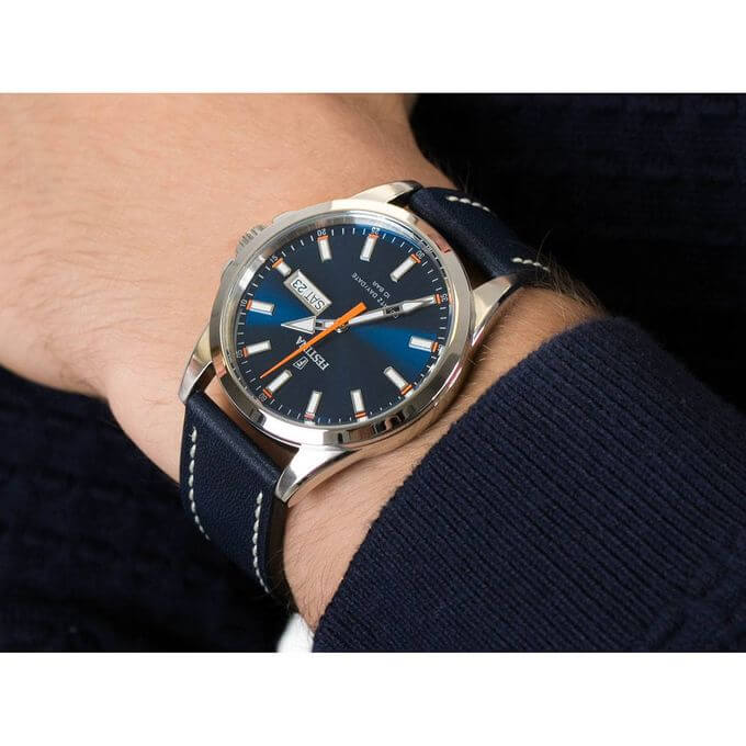 Festina – Montre pour homme en bracelet cuir bleu et fond bleu avec dateur – F20358/3