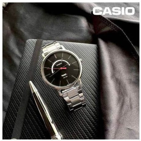 Casio – Montre pour homme – Affichage de la date arquée jours/mois – Bracelet en acier – MTP-B105D-1AV