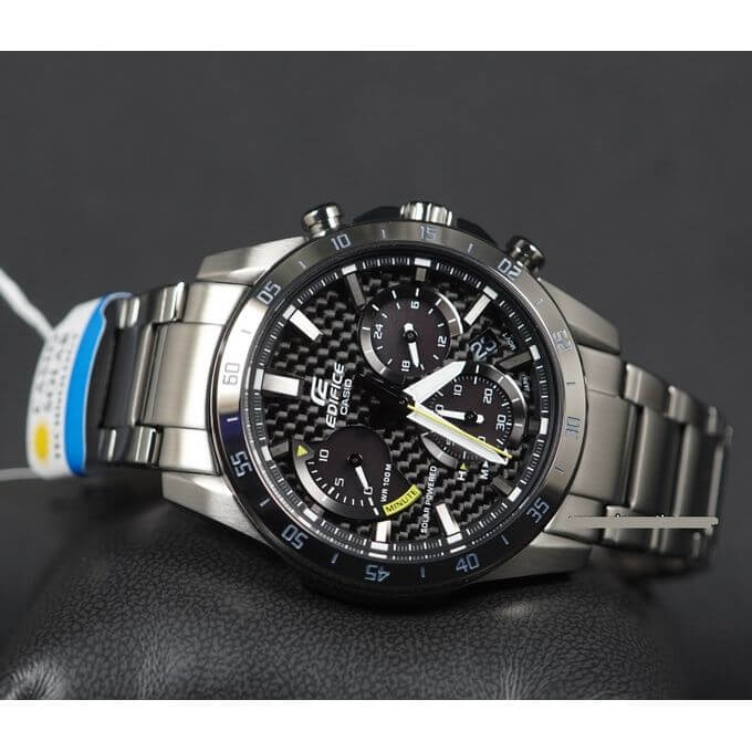 Casio – Solaire avec un cadran en fibre de carbone – Tout en acier inoxydable noir – EQS-930DC-1AVUDF