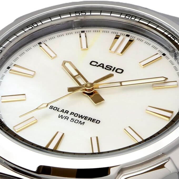 Casio – Montre masculine à énergie solaire, dotée d’un cadran nacré, Bracelet en acier – MTP-RS100S-7AVDF