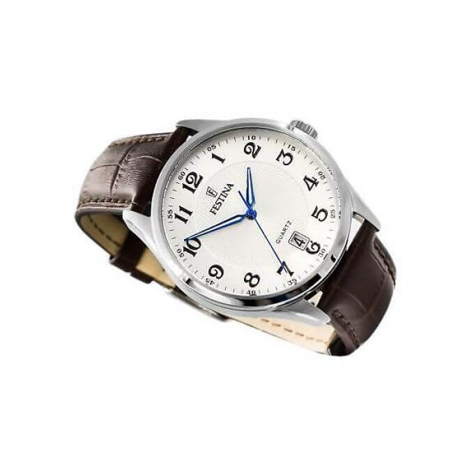 Festina – Classique au diamètre 43.0 mm – Index chiffres avec dateur – Bracelet cuir marron – F20426/1
