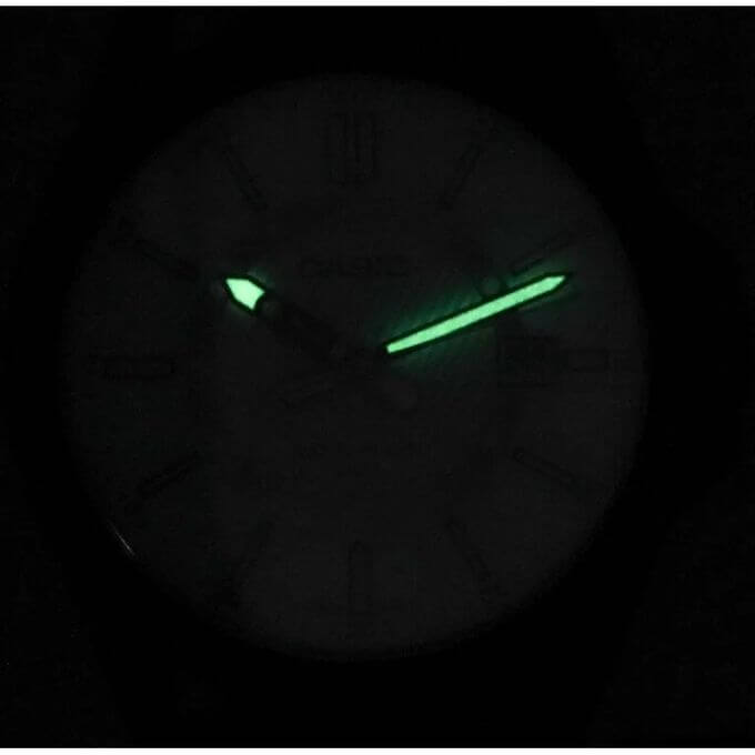 Casio – Montre homme cadran blanc avec dateur en bracelet métallique noir – MTP-E700B-7EVDF