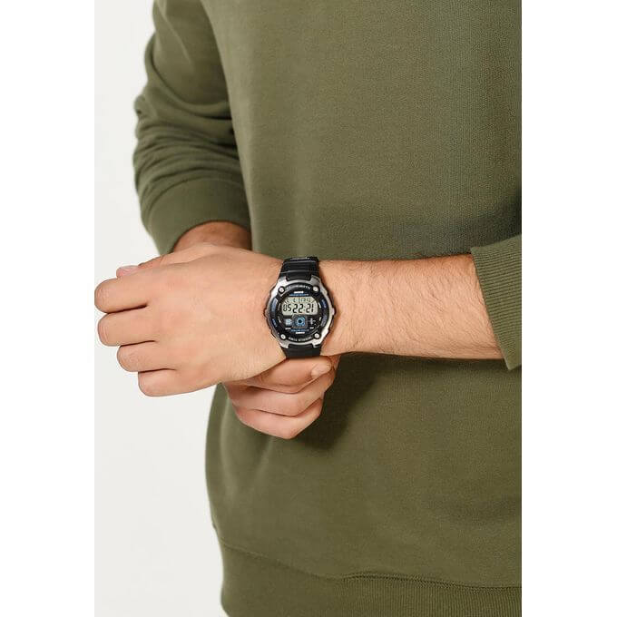 Casio – Résistance à l’eau 200 mètres – Durée de vie de la batterie 10 ans – AE-2000W-1AV