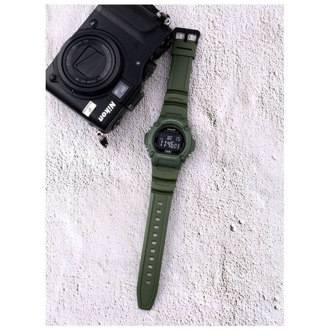 Casio – Vert Cadran noir & Chiffres blancs – Bracelet en caoutchouc – Étanche 50m – W-219HC-3BV