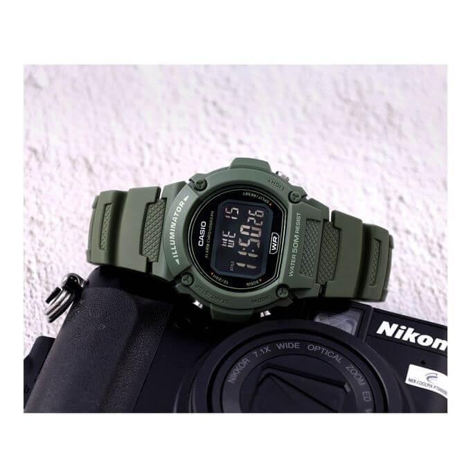 Casio – Vert Cadran noir & Chiffres blancs – Bracelet en caoutchouc – Étanche 50m – W-219HC-3BV