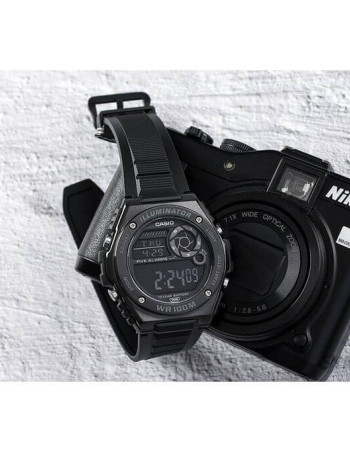 Casio – Boîtier en résine et lunette en métal – Cadran noir, chiffres blancs – MWD-100HB-1BV