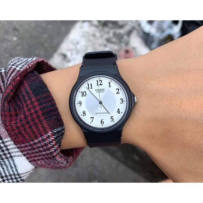 Casio – Montre noire classique décontractée – Cadran blanc – MQ-24-7B3L