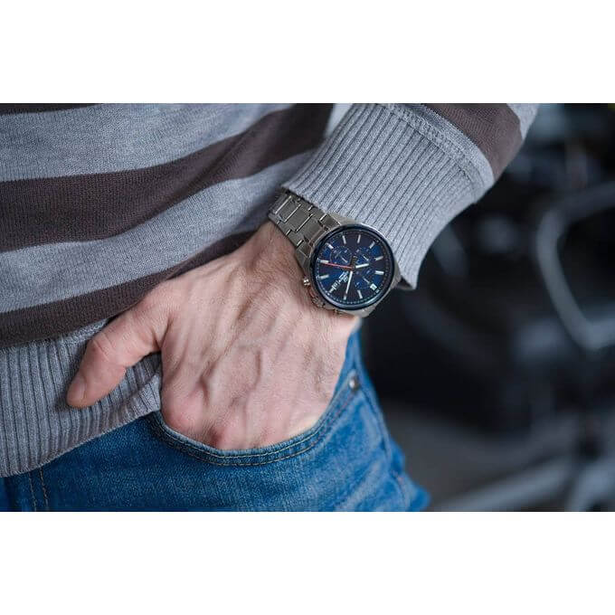 Casio – Chronographe EDIFICE standard de taille moyenne – Cadran bleu – EFV-610DB-2AV