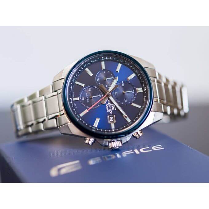 Casio – Chronographe EDIFICE standard de taille moyenne – Cadran bleu – EFV-610DB-2AV