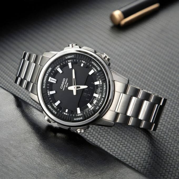 Casio – Sportives et sophistiquées – En acier inox – Autonomie pile 10 ans – AW-880D-1AV