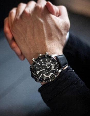 Casio – Chronographe – Bracelet cuir noir – Diamètre boîtier : 50,5 mm – EFV-620L-1AV