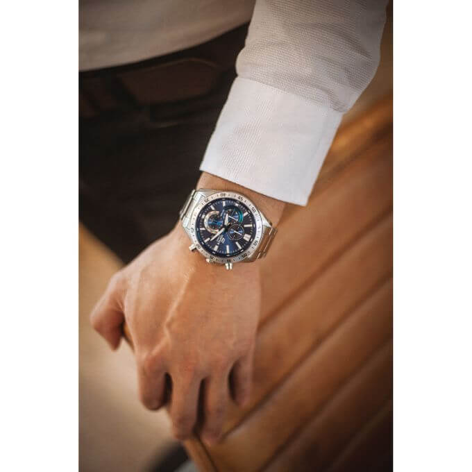 Casio – Collection Edifice – Cadran bleu – Diamètre boîtier 50,5 mm – Chronographe – EFV-620D-2AV