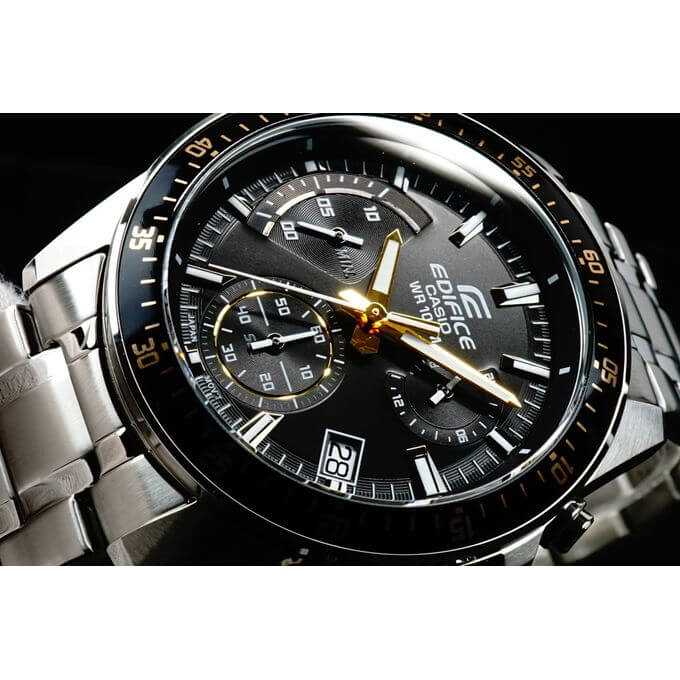 Casio – Taille boîtier moyenne – Étanche 10 BAR – Chronographe – EFV-540D-1A9V