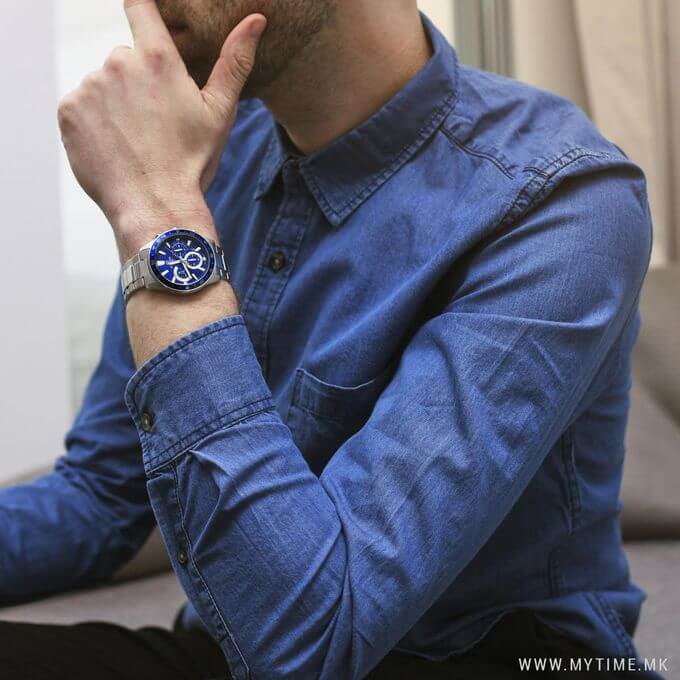 Casio – Chronographe EDIFICE standard de taille moyenne – EFV-570D-2AVUDF