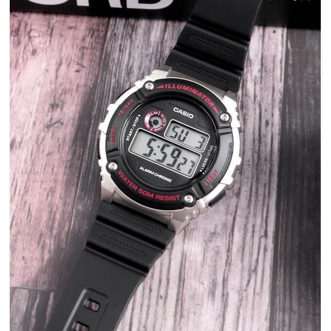 Casio – Alarme quotidienne – Étanche 50 mètres – Bracelet en silicone noir – W-216-1CV