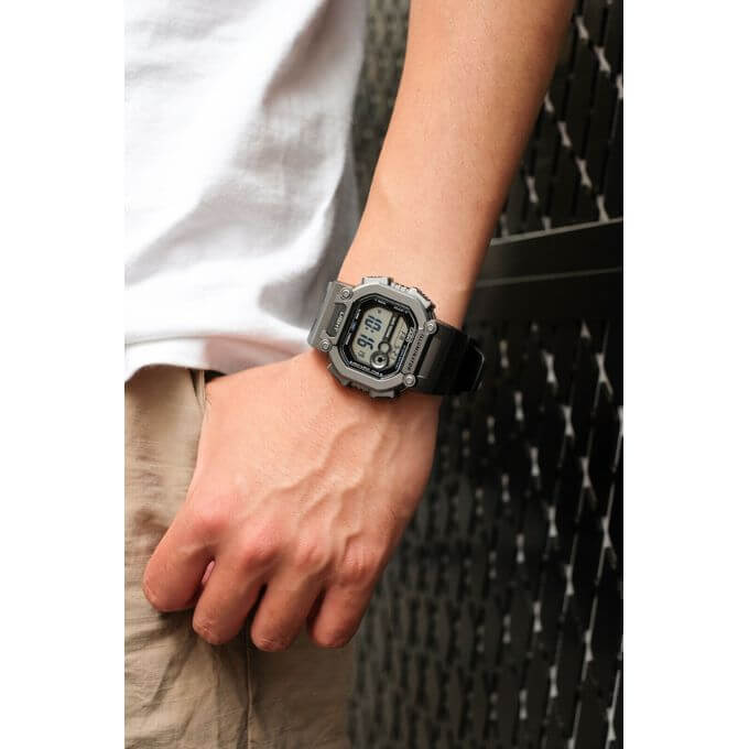 Casio – W-737HX-1A2 – Étanche 100 m – Double fuseau horaire – Bracelet extra long