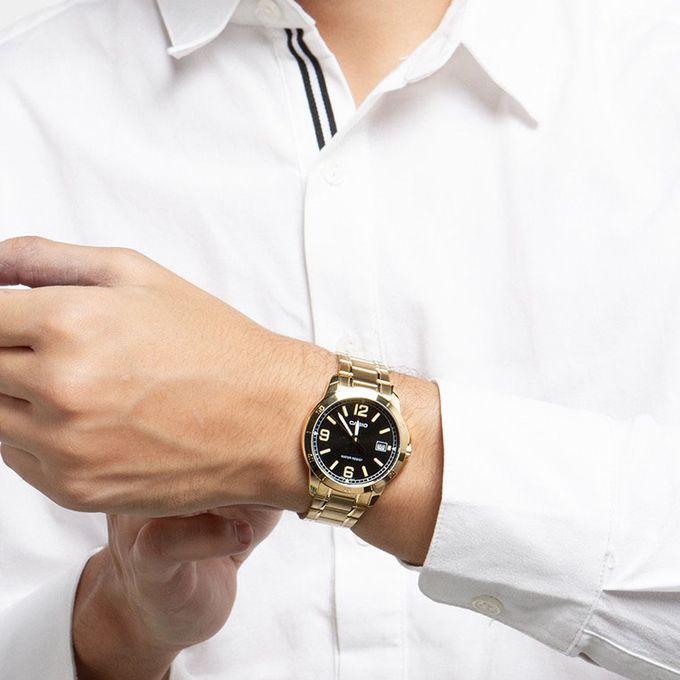 Casio – Cadran noir – Bracelet doré en acier inoxydable – Avec dateur – MTP-V004G-1BUDF