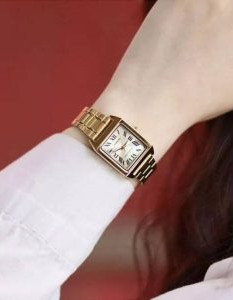 Casio – Doré – Index chiffres romains – Carré pour femmes – LTP-V007G-9BU